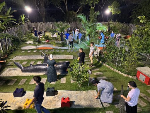 18 hole minigolf Chiang Mai Hangdong family activity outdoor night lights